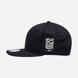 CAPPELLINO MILAN CON STAMPA FRONTALE E PATCH LATERALE